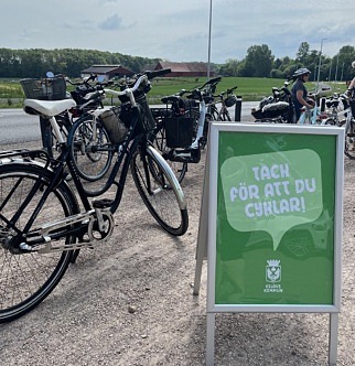 Skylt med tack f&ouml;r att du cyklar 