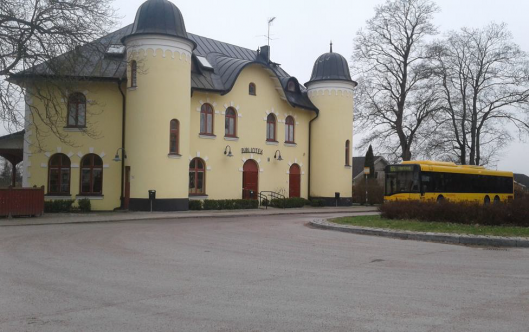 Gammal stationsbyggnad