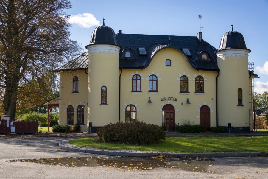 Låna böcker på julafton? Ha ett möte på biblioteket klockan 20 på kvällen? Betala räkningar på en söndag? Harlösa bibliotek inför meröppettider. Foto: Susanne Hultman