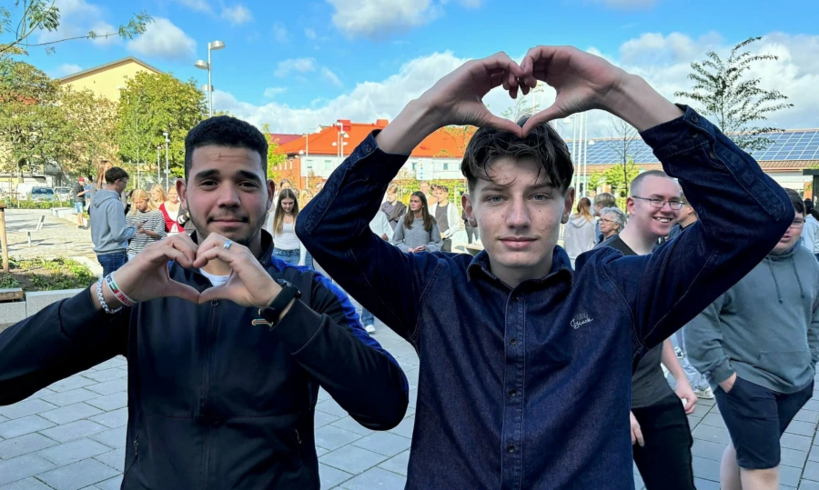 Anas Issa och Zaid Olomar tycker det var kul att dansa.
