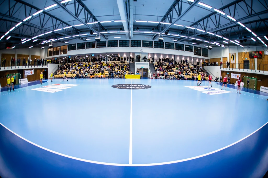 Fish eye bild på idrottshall.
