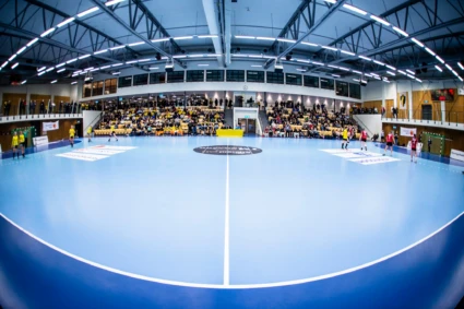 Fish eye bild på idrottshall.