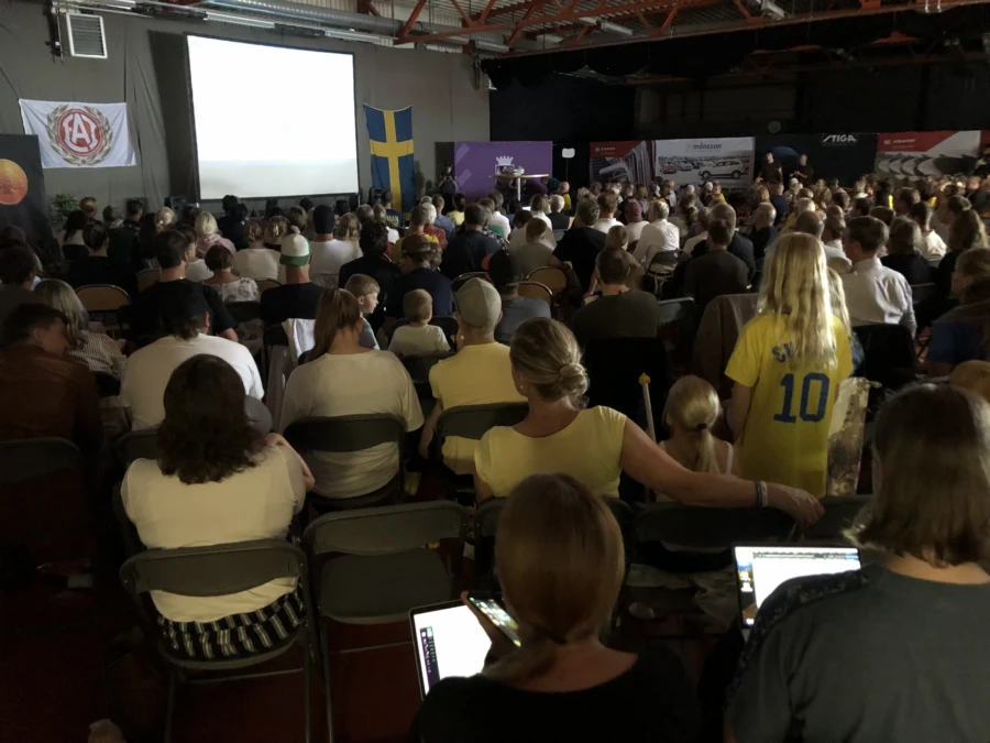 &Ouml;ver 500 personer m&ouml;tte upp f&ouml;r att f&ouml;lja OS-finalen p&aring; storbildssk&auml;rm.