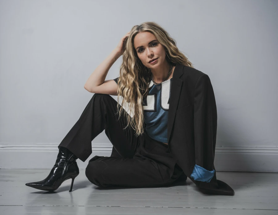 Anna Sahlene upptr&auml;der den 8 maj.