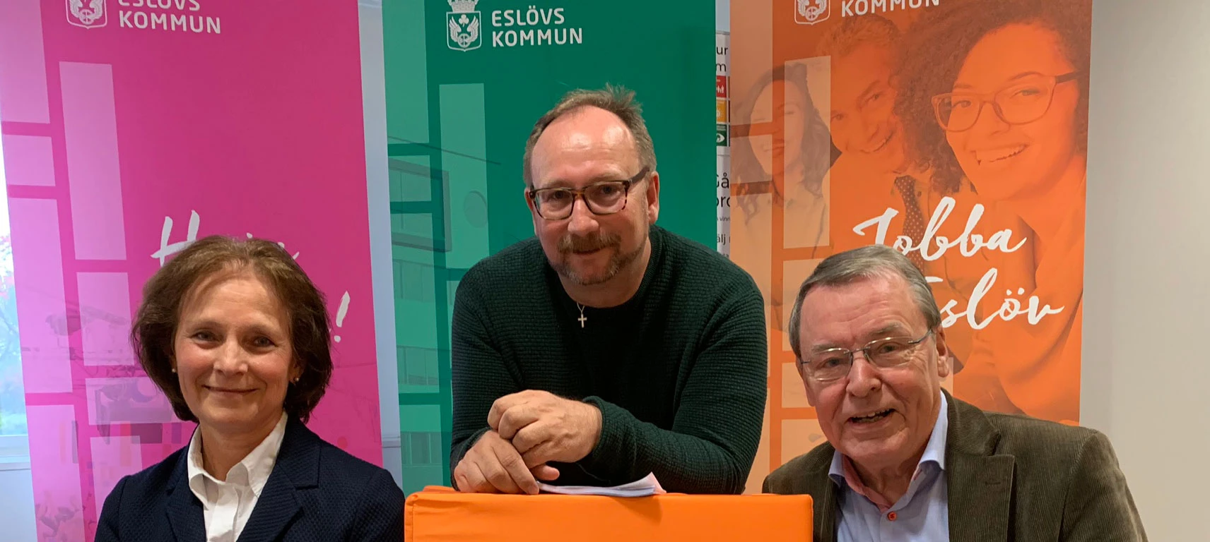 Kommunalråd Catharina Malmborg (M), kommunalråd Johan Andersson (S) samt Sven-Olov Wallin (L) med majoritetens budget 2020