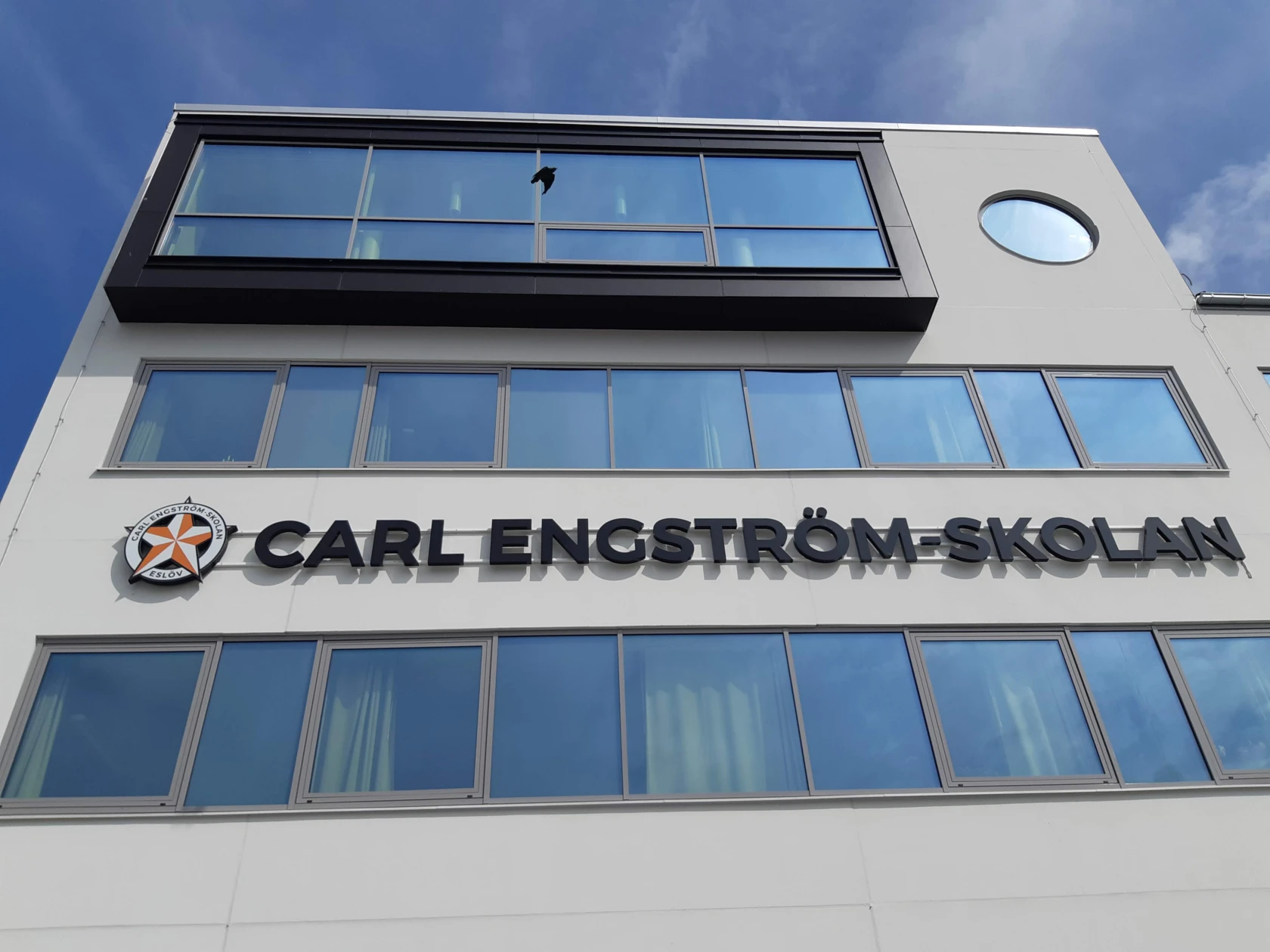 Nya Carl Engström-skolans fasad