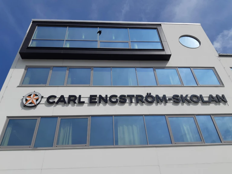 Nya Carl Engström-skolans fasad