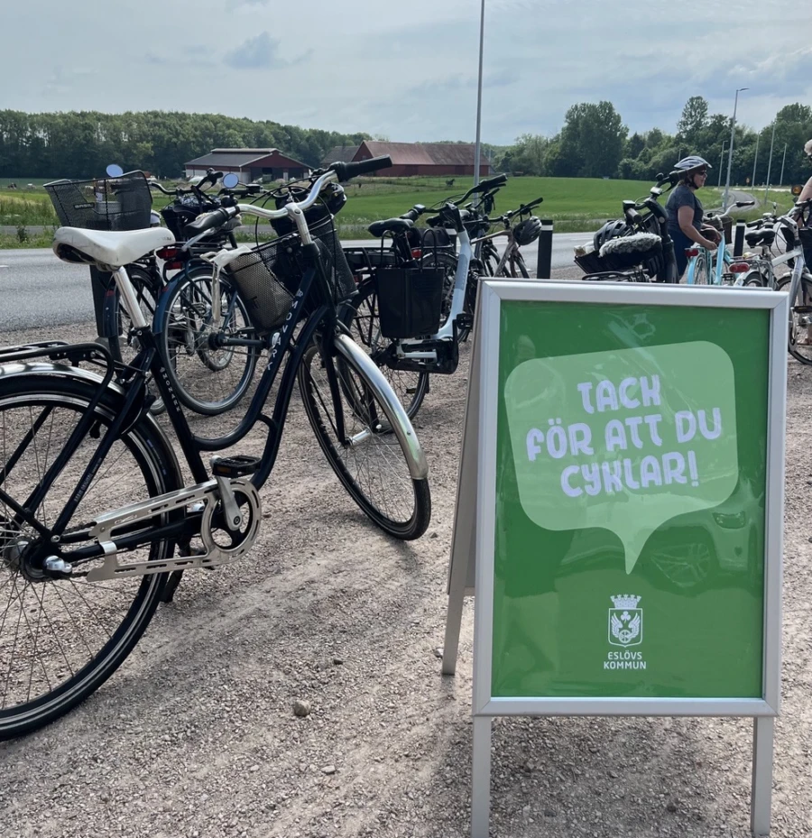 Skylt med tack f&ouml;r att du cyklar 