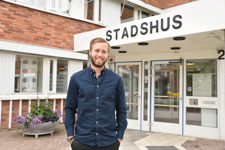 Adam Sandgren, utvecklingsstrateg p&aring; tillv&auml;xtavdelningen i Esl&ouml;vs kommun.