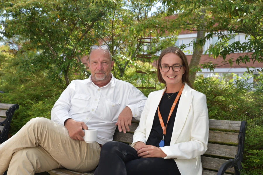 Torsten Helander och Matilda Suneson &auml;r b&aring;da planarkitekter i Esl&ouml;vs kommun.