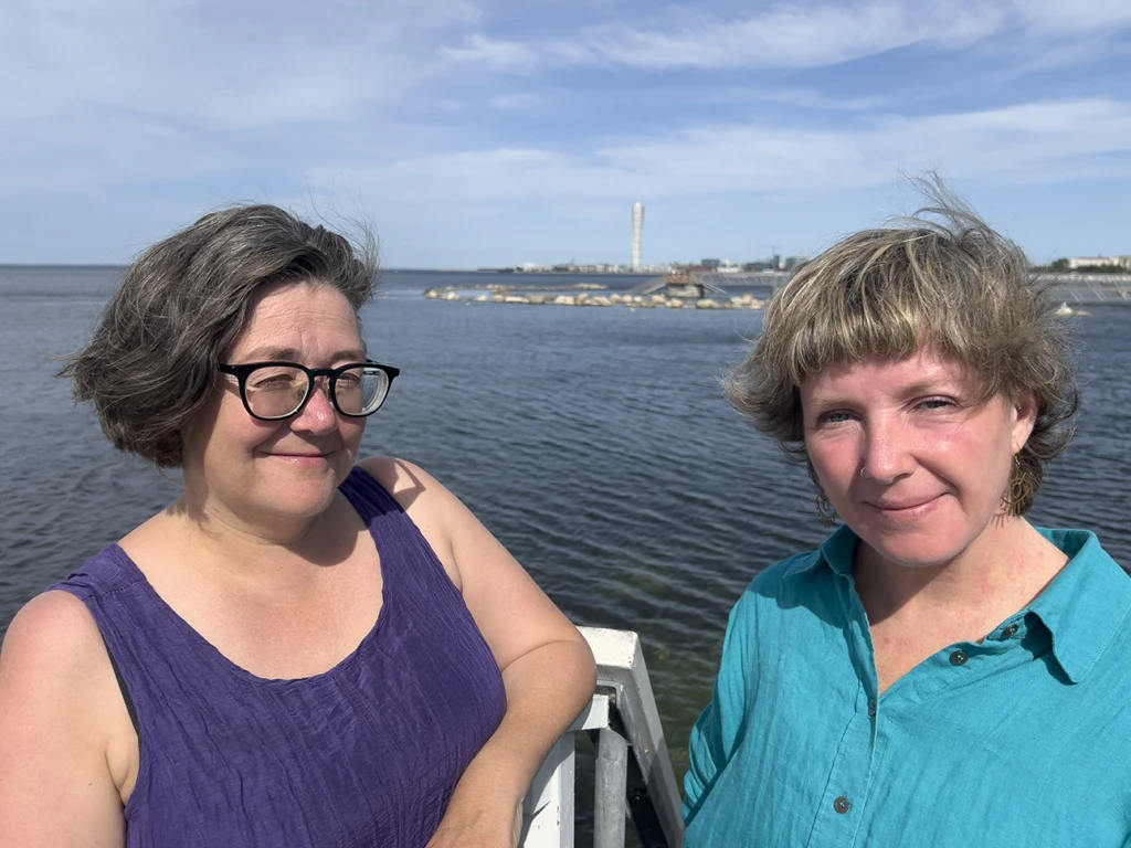 Konstnärerna Eileen Laurie och Lucy Cathcart Frödén.