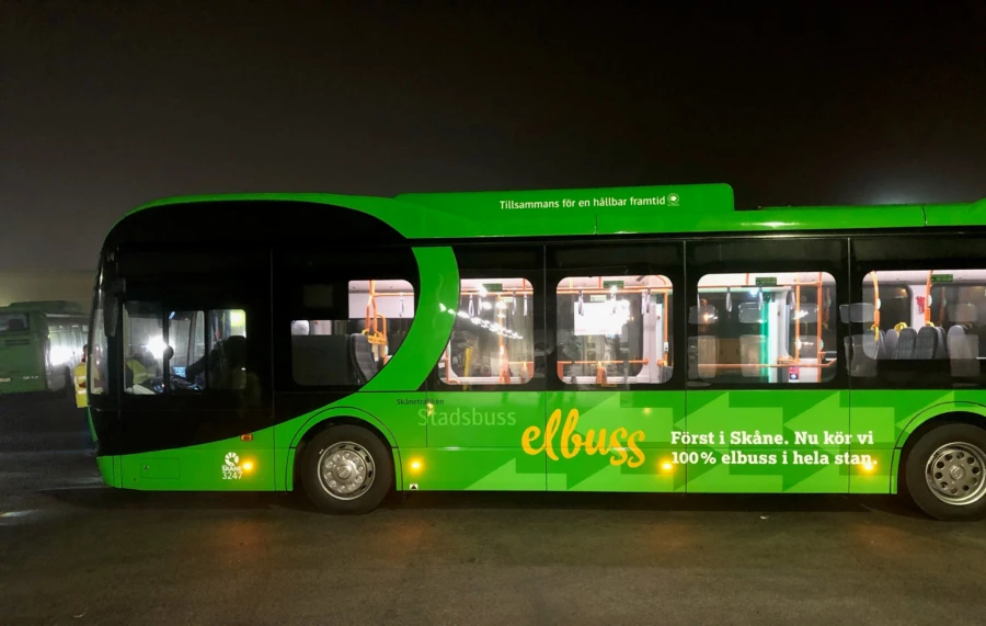 Tidigt p&aring; m&aring;ndagsmorgonen b&ouml;rjade de fossilbr&auml;nslefria bussarna rulla i Esl&ouml;v.