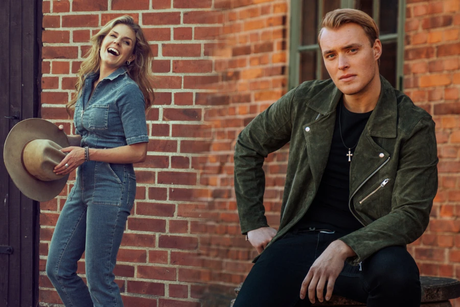 Emelie Emelie Torstensson och Jake Lindholm bjuder p&aring; country, folkmusik och pop p&aring; Stora torg p&aring; l&ouml;rdag.