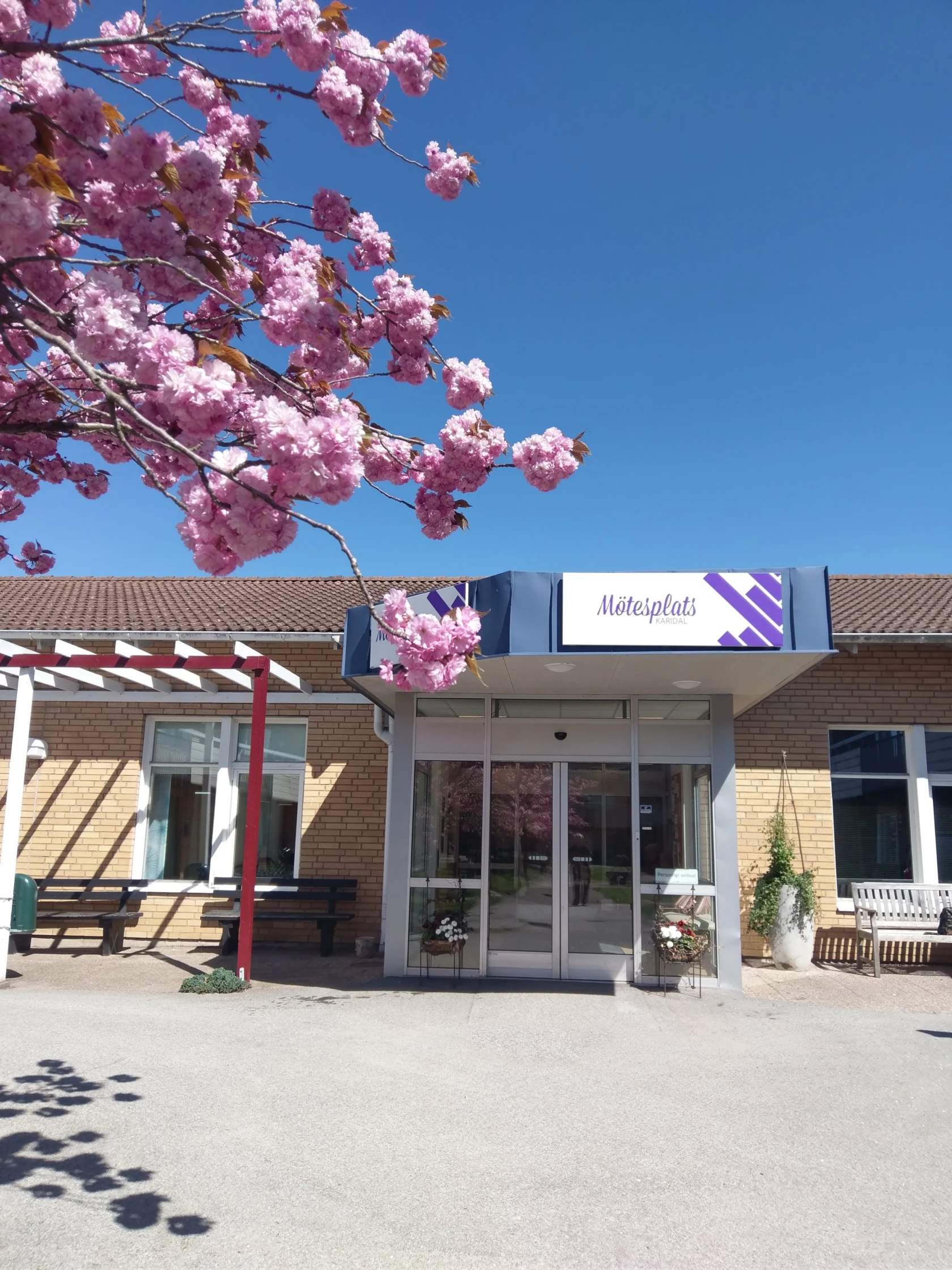 Ingången till Mötesplats Karidal i Eslöv.