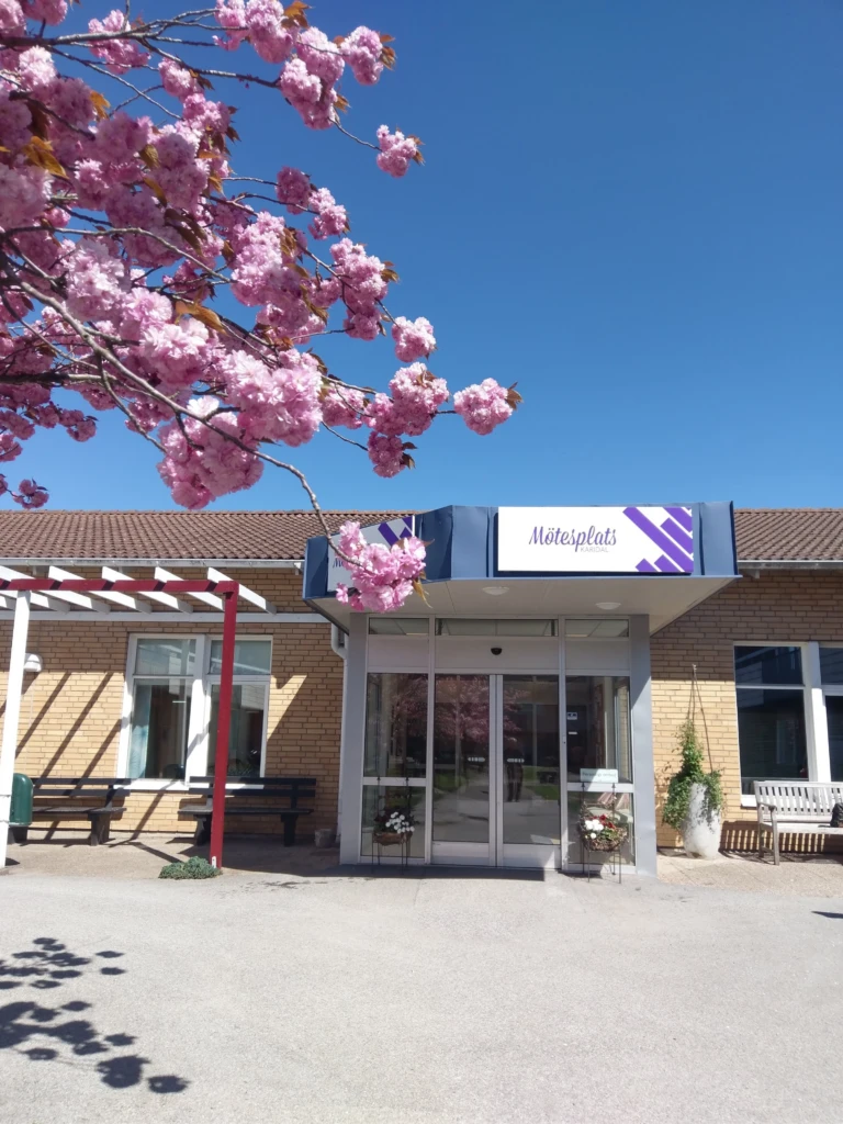 Ingången till Mötesplats Karidal i Eslöv.