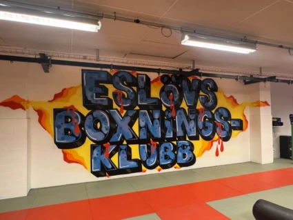 Graffiti på en vägg med texten "Eslövs boxningsklubb"