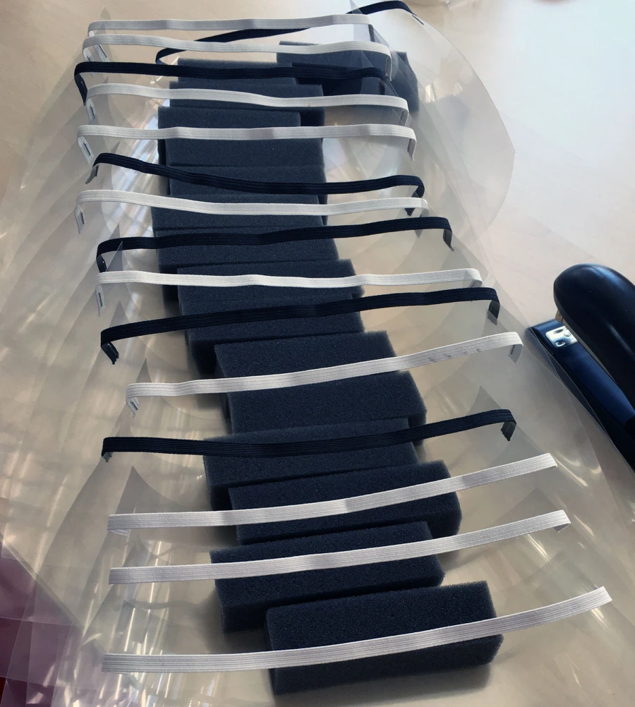Redan har daglig verksamhet tillverkat ett par hundra skyddsvisir till v&aring;rdpersonalen.