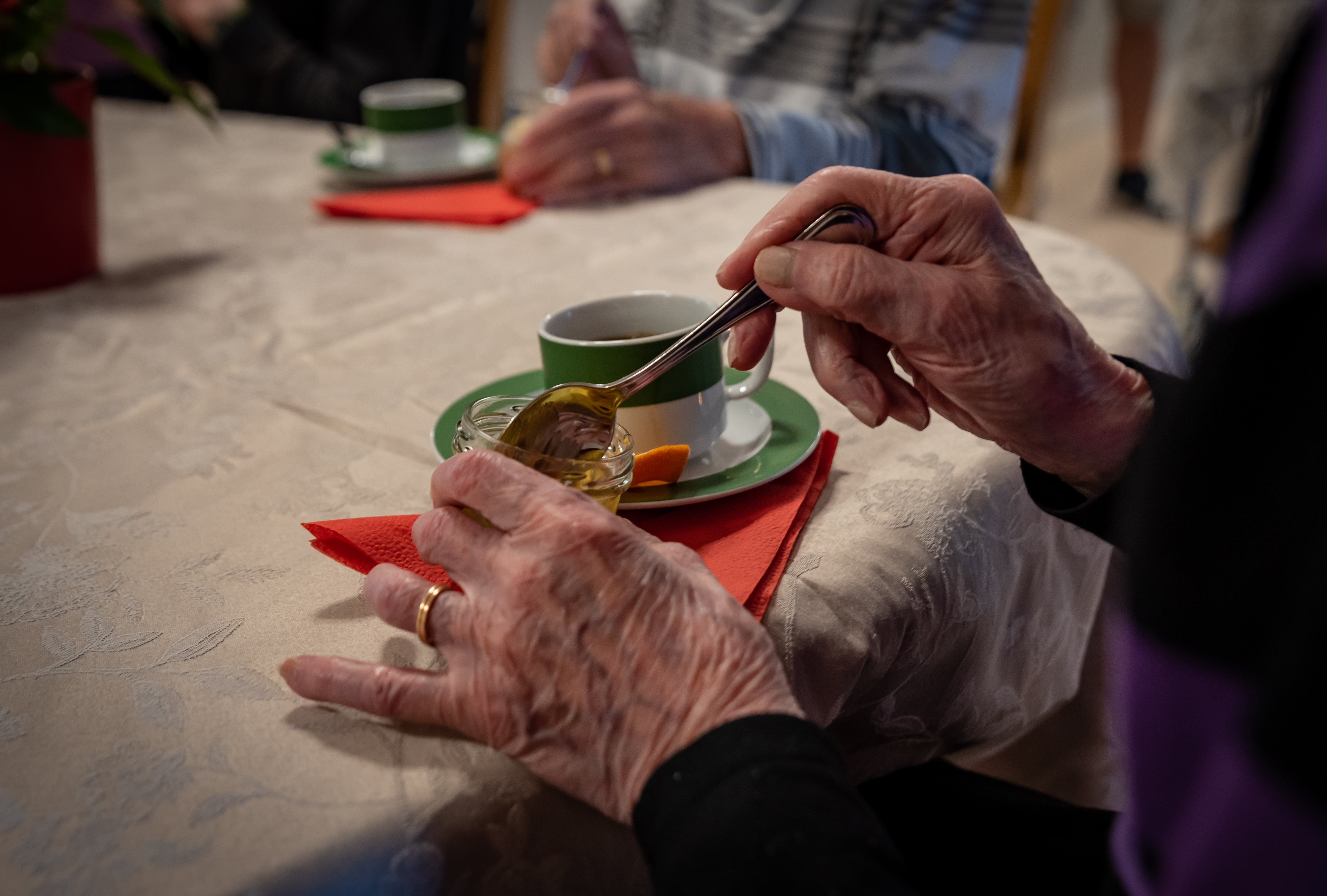 Saffranspannacotta serverades som ett mellanm&aring;l p&aring; Gjutareg&aring;rden.