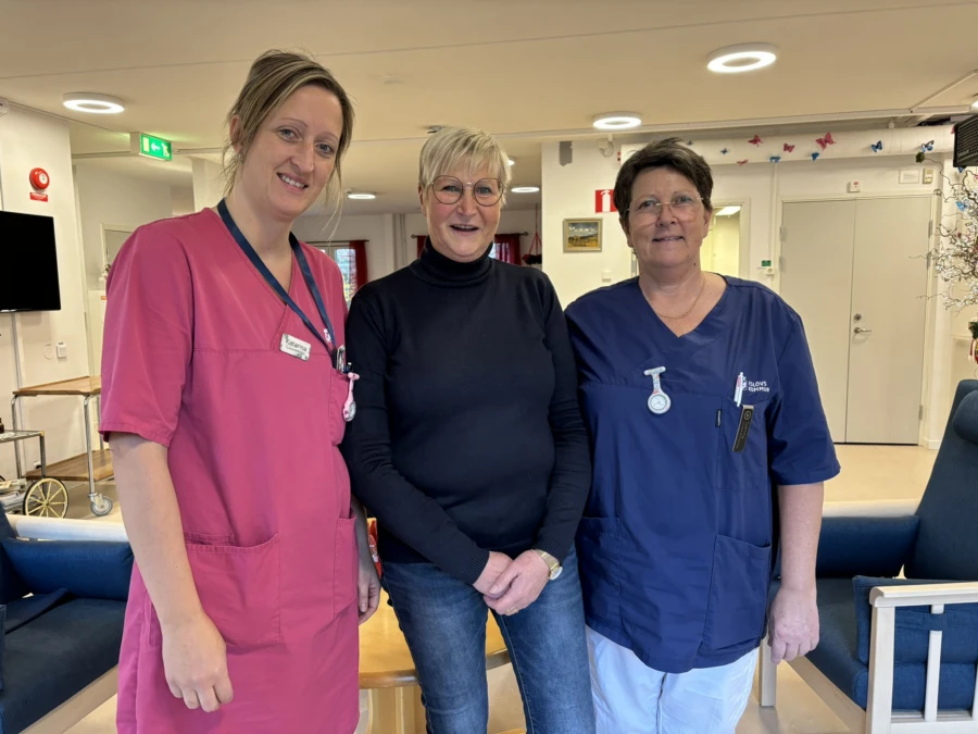 Katarina Zetterberg, Annika Larsson och Sanny Jakobsson &auml;r glada &ouml;ver utm&auml;rkelsen Guldkommun 2024 och stolta &ouml;ver de fina resultaten f&ouml;r Gjutareg&aring;rden i Esl&ouml;v.