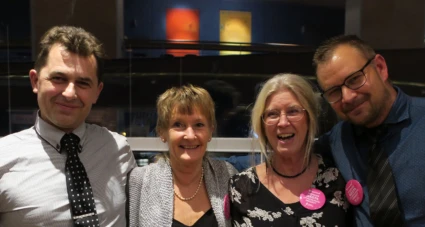 Stolta och glada Eslövsrepresentanter på tisdagskvällens prisutdelning Isak Alilja, chaufför, Ylva Hjerén, enhetschef för transportservice, Marie Larsson, skolskjutsplanerare, och Marcus Sander, chaufför.