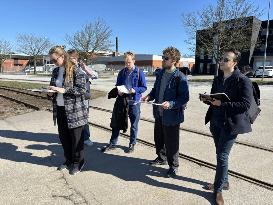 En grupp unga arkitekter d&ouml;k upp f&ouml;r att titta n&auml;rmare p&aring; Esl&ouml;v.