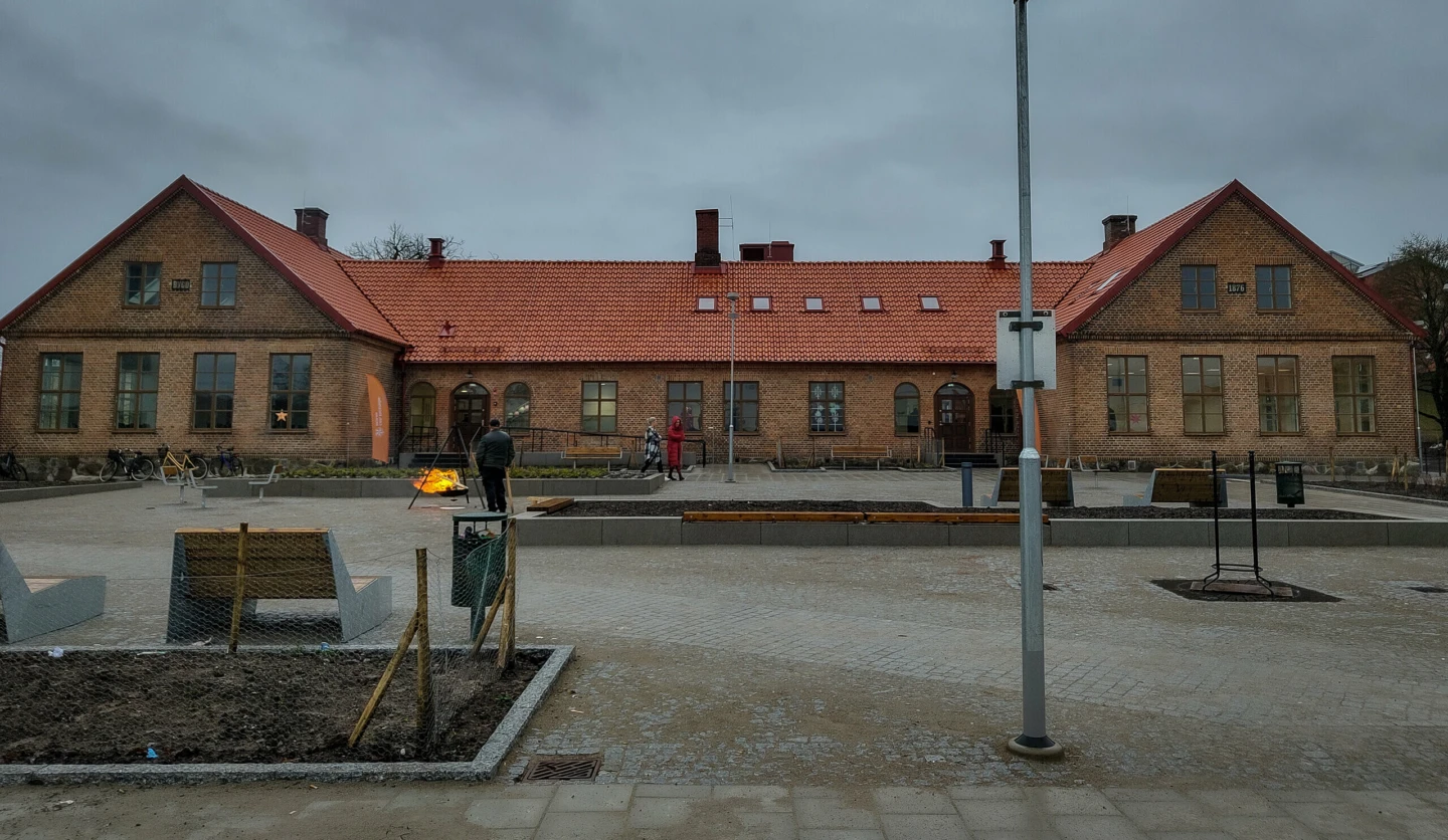 Östra skolan har blivit Carl Engströmsskolans C-hus. I tisdags var det invigning.