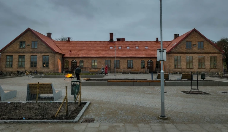 Östra skolan har blivit Carl Engströmsskolans C-hus. I tisdags var det invigning.