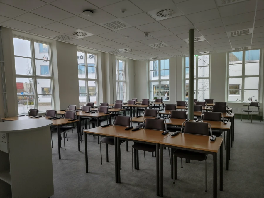 Ett klassrum i gamla &ouml;stra skolan i Esl&ouml;v.