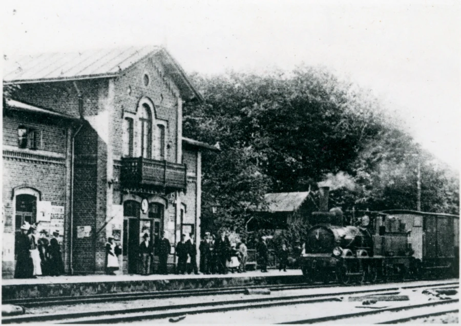 &Auml;ldre bild p&aring; Marieholms station.