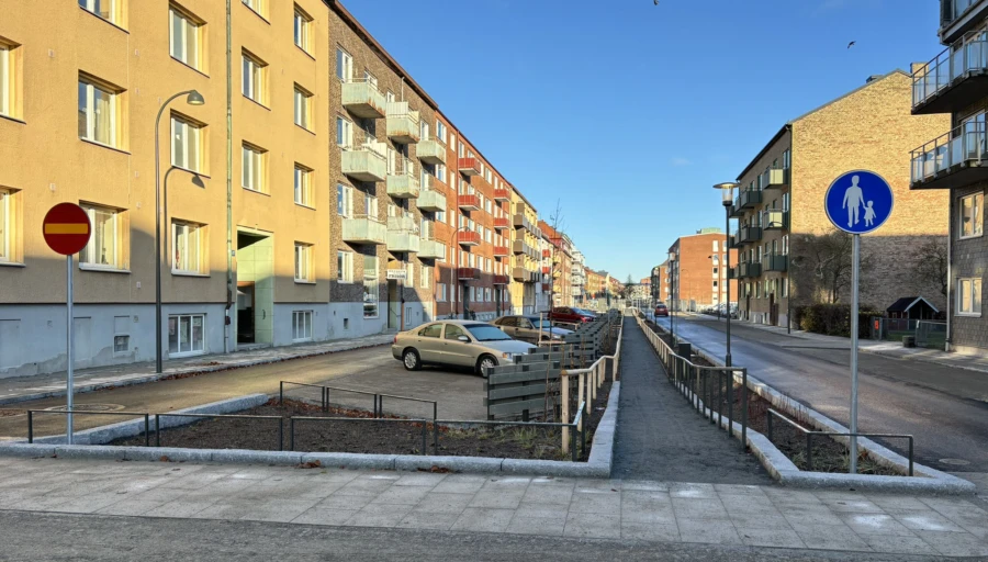 Nu g&aring;r det att parkera b&aring;de i mitten av och l&auml;ngs Kanalgatan. Totalt ska det bli 165 parkeringsplatser n&auml;ra handeln i Esl&ouml;vs centrum.