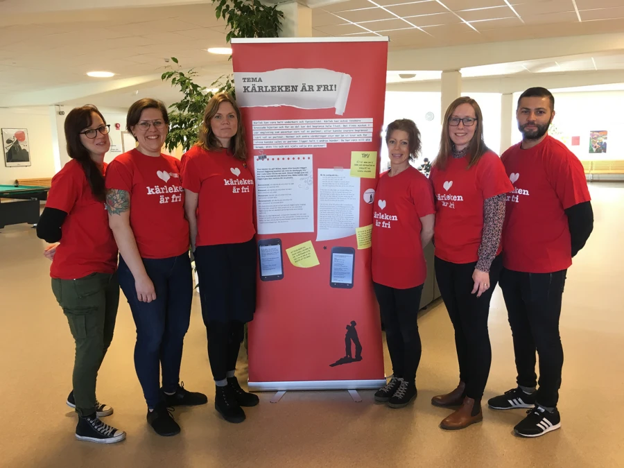 Charlotta Andersson, Sia Brorsson, Rädda Barnen, Åsa Löfkvist och Sara Arnesson, ungdomsmottagningen, Maria Lindstrand, Eslövs kommun, och Ibrahim Abou Alpha, Rädda Barnen, är några av de representanter som eleverna på Bergaskolan möter under kärleksveckan.