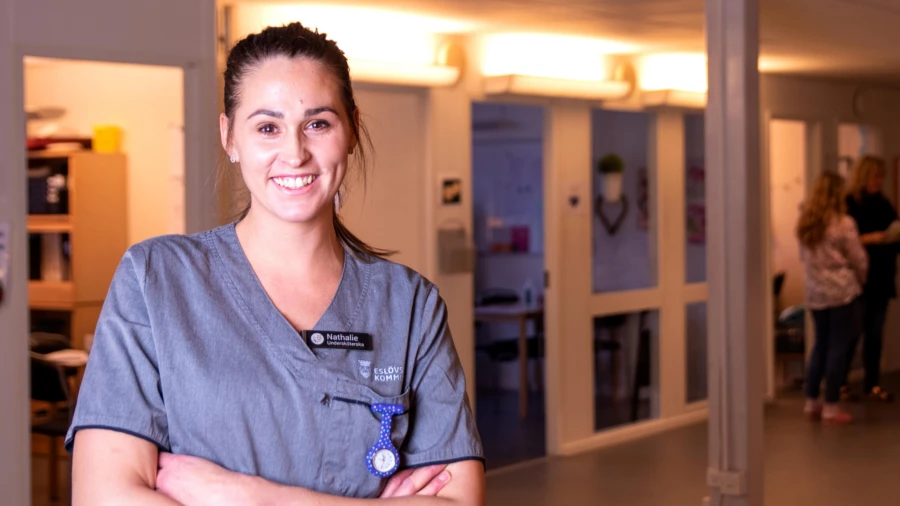 Nathalie Hjerpe &auml;r undersk&ouml;terska och en av m&aring;nga hj&auml;ltar som jobbar inom hemv&aring;rden i Esl&ouml;v.