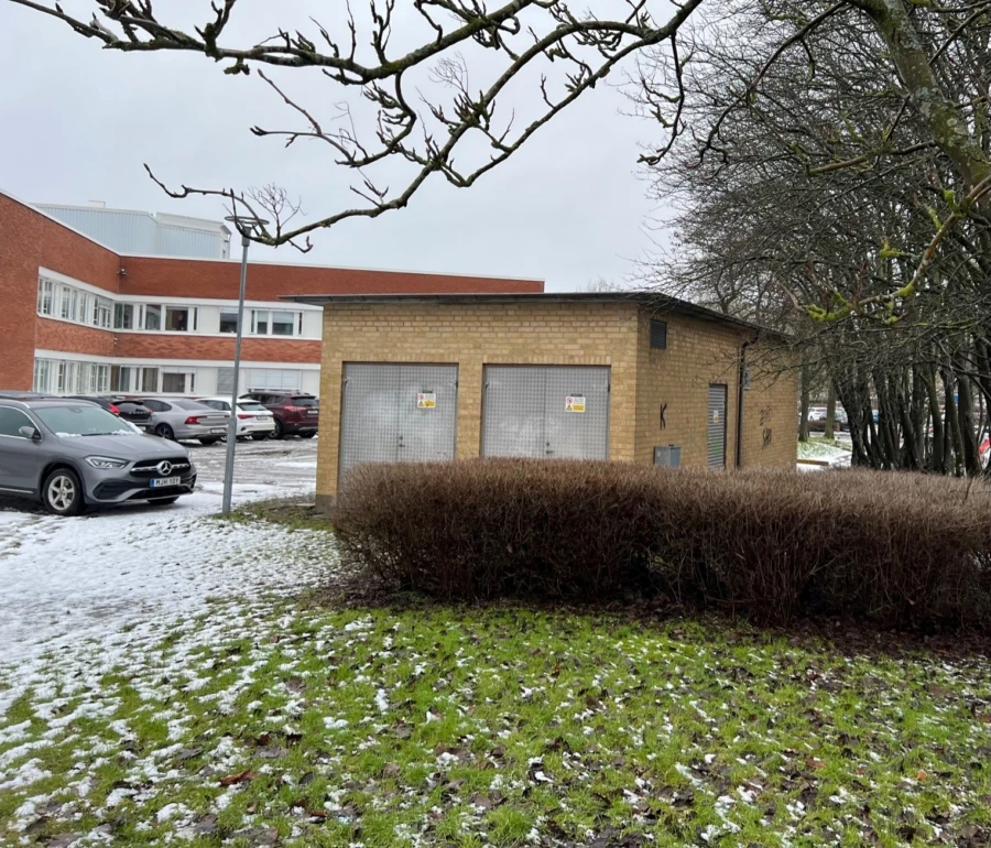 N&auml;tstationen vid Esl&ouml;vs stadshus som den ser ut idag. Foto: Maria Petersson, Kraftringen.