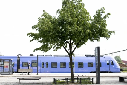 Bild på ett pågatåg som står vid Eslövs station.