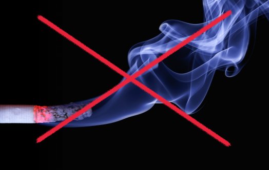 Rökförbud på uteserveringar och vid entréer from 1 juli