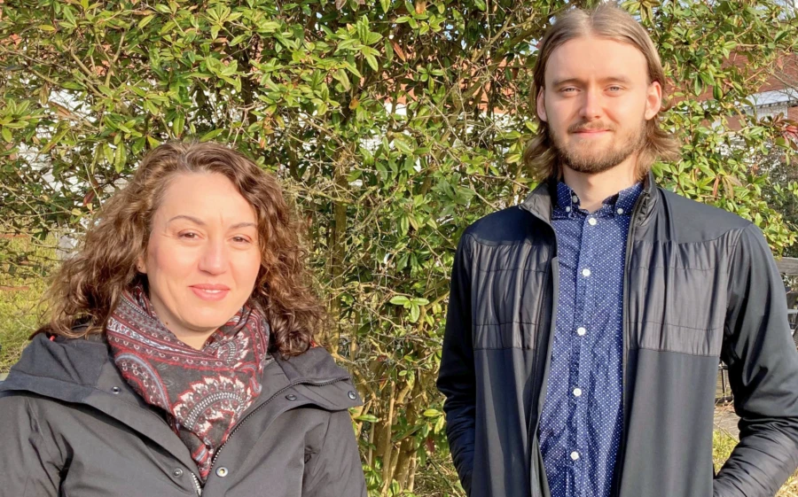 Bist&aring;ndshandl&auml;ggarna Almira Rezniqi och Elias Rodman &auml;r Esl&ouml;vs kommuns f&ouml;rsta Silviahandl&auml;ggare.