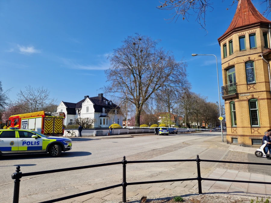 Polisen sp&auml;rrade av V&auml;sterl&aring;nggatan i samband med skottlossningen.