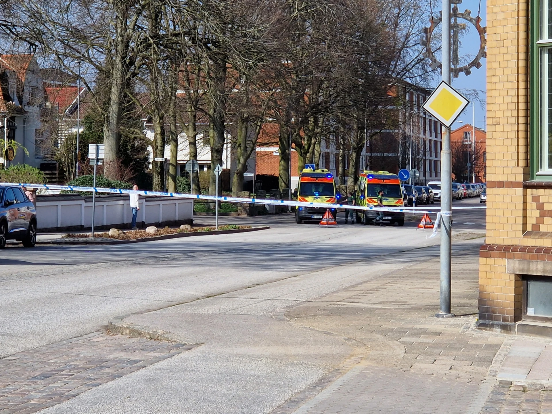 Polisen spärrade av ett område kring Västerlånggatan i samband med skottlossningen.