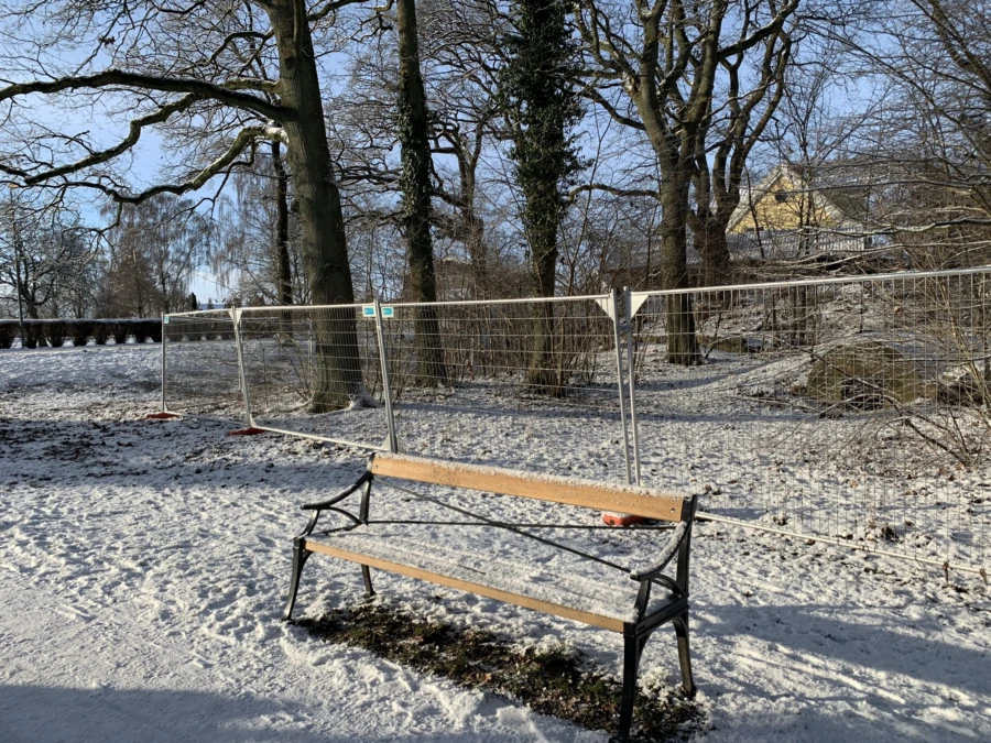 L&auml;nsstyrelsen anser att den gamla skyttevallen ska forts&auml;tta vara inh&auml;gnad medan utredningen p&aring;g&aring;r.
