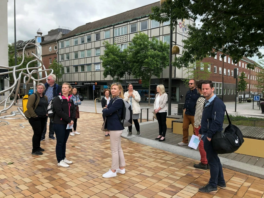 Falk&ouml;pings kommun p&aring; studiebes&ouml;k i Esl&ouml;vs stadsk&auml;rna.