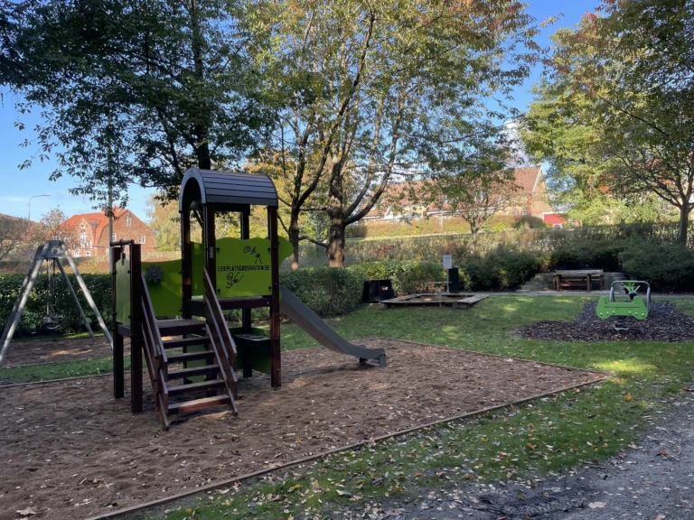 Lekplats Sundelius park Marieholm.