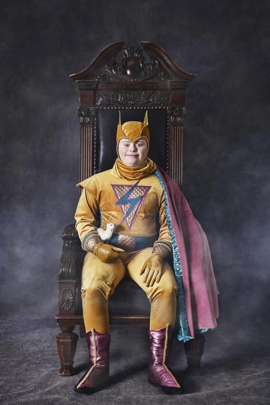 Superhj&auml;lte fr&aring;n utst&auml;llningen. Foto: Emma Svensson.