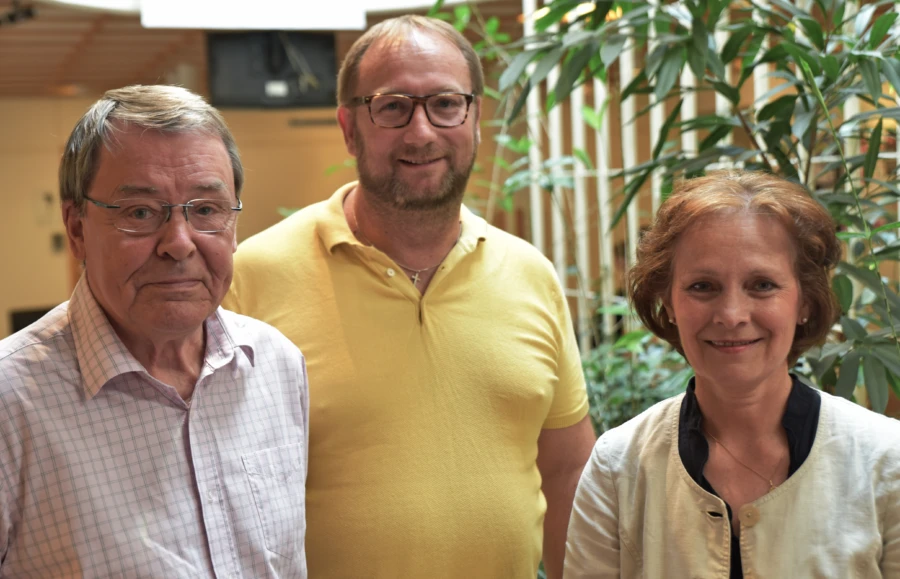 Den styrande majoriteten best&aring;ende av Socialdemokraterna, Moderaterna och Liberalerna, h&auml;r representerad av, fr&aring;n v&auml;nster,&nbsp;Sven-Olov Wallin (L), Johan Andersson (S) och Catharina Malmborg (M).