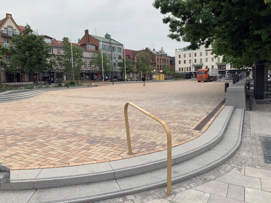 Inom kort kommer även torghandeln igång på Stora torg.