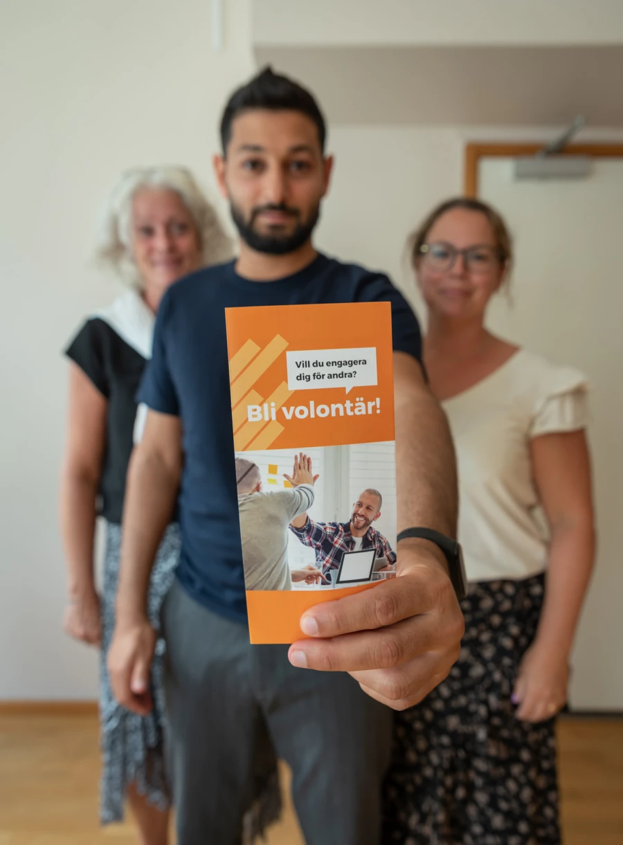 Lis Engfalk-J&ouml;nsson, Mohamed Abo-Shark, Therese Ingby uppmanar fler att engagera sig som volont&auml;rer.