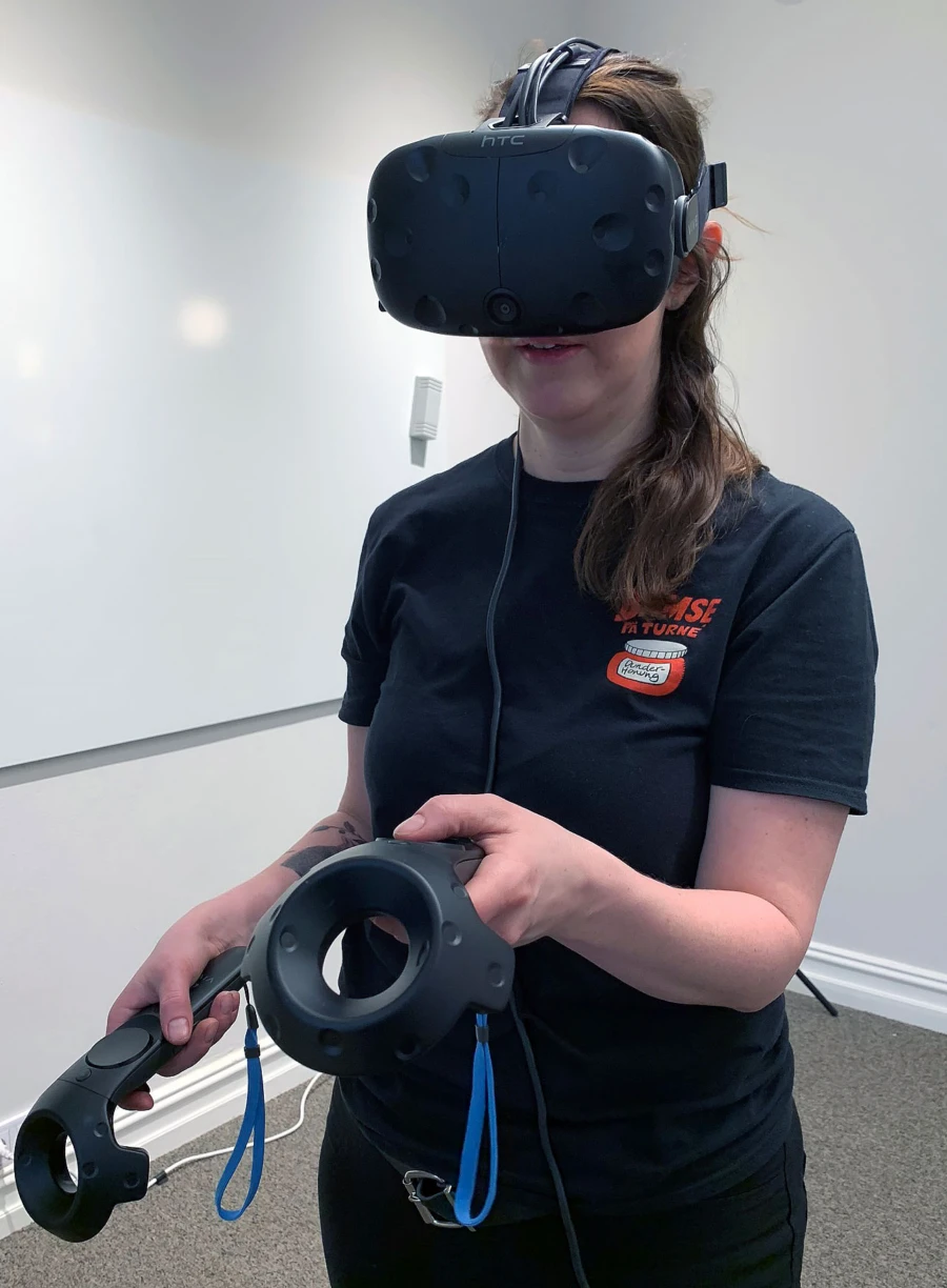 Test av VR-glas&ouml;gon och handkontroller